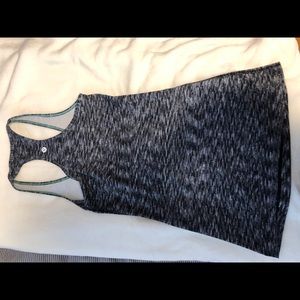 Lululemon tank top size 2 NWOT